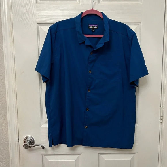 . Patagonia Big Slur Blue Short Sleeve 50 SPF Shirt size L - Picture 1 of 6